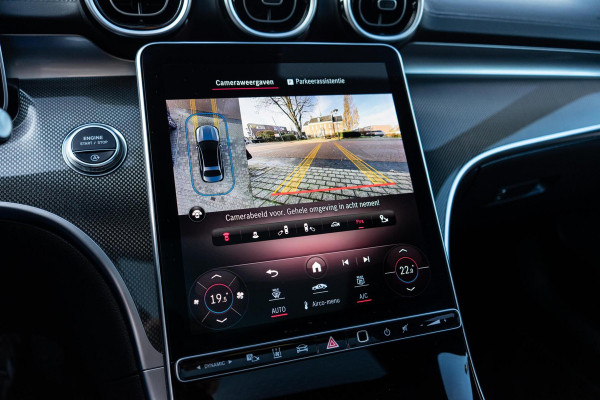 Mercedes-Benz C-Klasse 300 AMG Line Pano / 360 / Memory