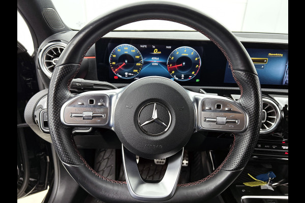 Mercedes-Benz A-Klasse 200 AMG -LINE (Dealer OnderH, Sfeerverlichting, Navigatie, StoelV, Cruise controle, Parkeersensoren, etc)