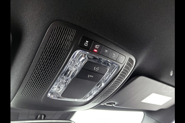 Mercedes-Benz A-Klasse 200 AMG -LINE (Dealer OnderH, Sfeerverlichting, Navigatie, StoelV, Cruise controle, Parkeersensoren, etc)