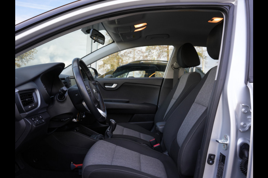 Kia Stonic 1.0 T-GDi DynamicLine | Navigatie | DAB | Camera | Android/Apple Carplay