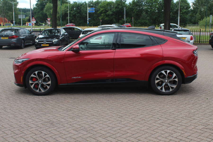 Ford Mustang Mach-E Extended AWD 98 kWh / SoH 94.1% / Trekhaak / Panoramadak / Camera / Leder / 19'' / B&O / Keyless / DAB / Dodehoek / ACC / Navigatie / Sfeerverlichting / Stoelverwarming