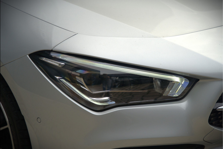 Mercedes-Benz CLA-Klasse Shooting Brake 250 e Edition | AMG Line | Panoramadak | Stoelverwarming | Camera | Keyless | Ambiance Verlichting | Cruise Control | Multibeam LED | BTW |