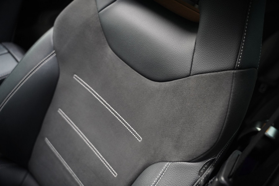 Mercedes-Benz CLA-Klasse Shooting Brake 250 e Edition | AMG Line | Panoramadak | Stoelverwarming | Camera | Keyless | Ambiance Verlichting | Cruise Control | Multibeam LED | BTW |