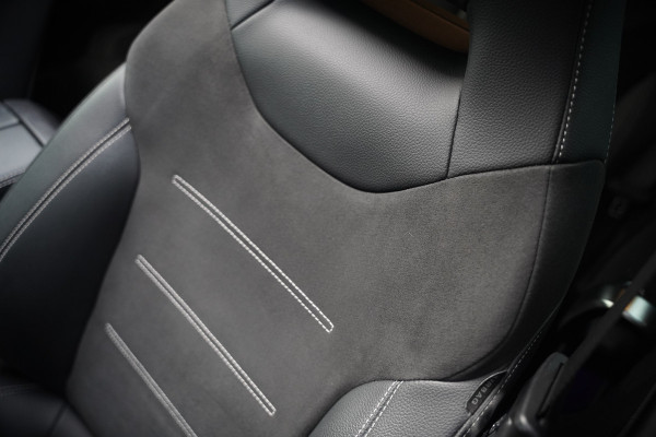 Mercedes-Benz CLA-Klasse Shooting Brake 250 e Edition | AMG Line | Panoramadak | Stoelverwarming | Camera | Keyless | Ambiance Verlichting | Cruise Control | Multibeam LED | BTW |