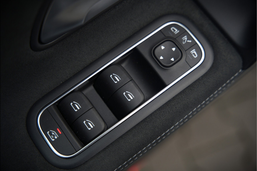 Mercedes-Benz CLA-Klasse Shooting Brake 250 e Edition | AMG Line | Panoramadak | Stoelverwarming | Camera | Keyless | Ambiance Verlichting | Cruise Control | Multibeam LED | BTW |