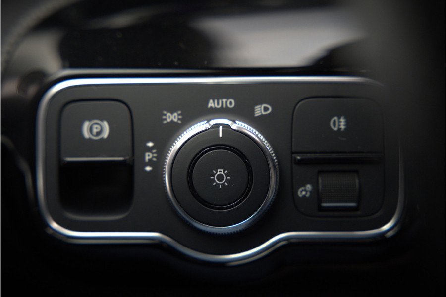 Mercedes-Benz CLA-Klasse Shooting Brake 250 e Edition | AMG Line | Panoramadak | Stoelverwarming | Camera | Keyless | Ambiance Verlichting | Cruise Control | Multibeam LED | BTW |