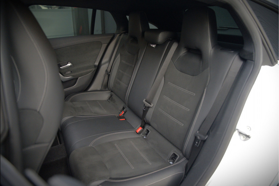 Mercedes-Benz CLA-Klasse Shooting Brake 250 e Edition | AMG Line | Panoramadak | Stoelverwarming | Camera | Keyless | Ambiance Verlichting | Cruise Control | Multibeam LED | BTW |