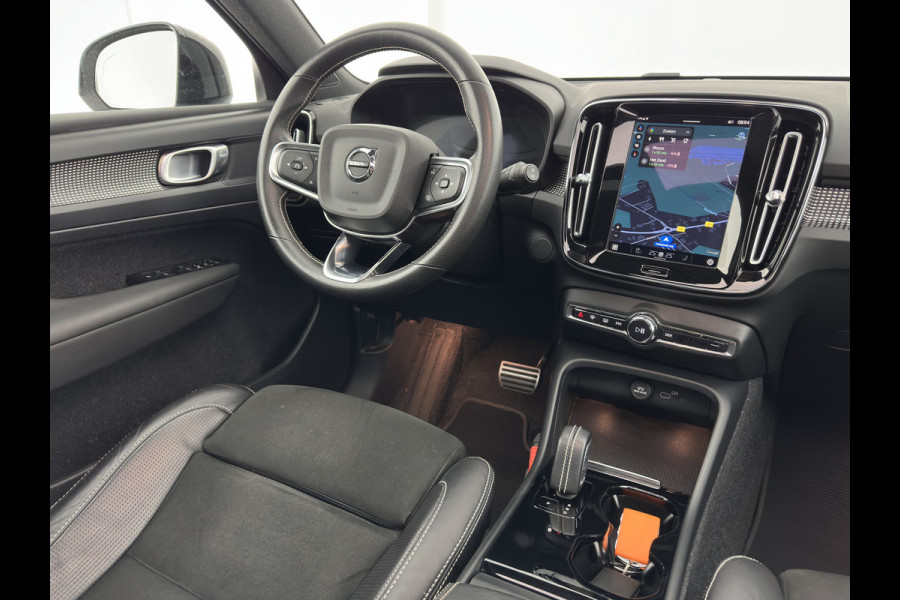 Volvo XC40 Recharge P8 AWD R-Design [ 3-Fase ] {SOH-89%} (INCL-BTW) *PANO | LEATHER-MICROFIBRE | DIGI-COCKPIT | FULL-LED | NAVI-FULLMAP | ECC | CARPLAY | PDC | KEYLESS | HEATED-SPORTSEATS | BLIS | PRIVACY-GLASS | 20"ALU*