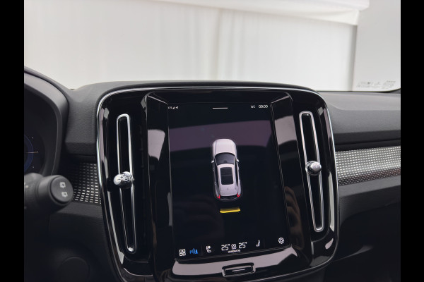 Volvo XC40 Recharge P8 AWD R-Design [ 3-Fase ] {SOH-89%} (INCL-BTW) *PANO | LEATHER-MICROFIBRE | DIGI-COCKPIT | FULL-LED | NAVI-FULLMAP | ECC | CARPLAY | PDC | KEYLESS | HEATED-SPORTSEATS | BLIS | PRIVACY-GLASS | 20"ALU*