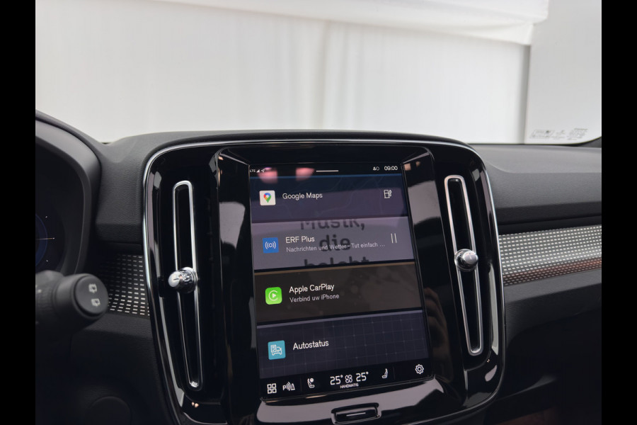 Volvo XC40 Recharge P8 AWD R-Design [ 3-Fase ] {SOH-89%} (INCL-BTW) *PANO | LEATHER-MICROFIBRE | DIGI-COCKPIT | FULL-LED | NAVI-FULLMAP | ECC | CARPLAY | PDC | KEYLESS | HEATED-SPORTSEATS | BLIS | PRIVACY-GLASS | 20"ALU*