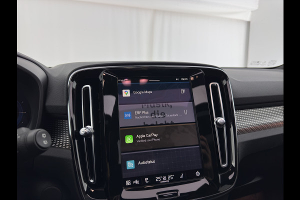 Volvo XC40 Recharge P8 AWD R-Design [ 3-Fase ] {SOH-89%} (INCL-BTW) *PANO | LEATHER-MICROFIBRE | DIGI-COCKPIT | FULL-LED | NAVI-FULLMAP | ECC | CARPLAY | PDC | KEYLESS | HEATED-SPORTSEATS | BLIS | PRIVACY-GLASS | 20"ALU*