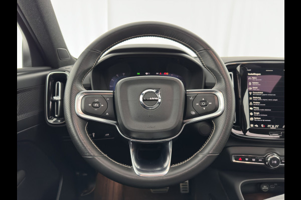 Volvo XC40 Recharge P8 AWD R-Design [ 3-Fase ] {SOH-89%} (INCL-BTW) *PANO | LEATHER-MICROFIBRE | DIGI-COCKPIT | FULL-LED | NAVI-FULLMAP | ECC | CARPLAY | PDC | KEYLESS | HEATED-SPORTSEATS | BLIS | PRIVACY-GLASS | 20"ALU*