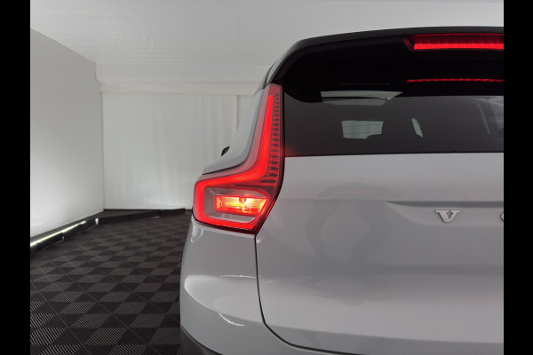 Volvo XC40 Recharge P8 AWD R-Design [ 3-Fase ] {SOH-89%} (INCL-BTW) *PANO | LEATHER-MICROFIBRE | DIGI-COCKPIT | FULL-LED | NAVI-FULLMAP | ECC | CARPLAY | PDC | KEYLESS | HEATED-SPORTSEATS | BLIS | PRIVACY-GLASS | 20"ALU*