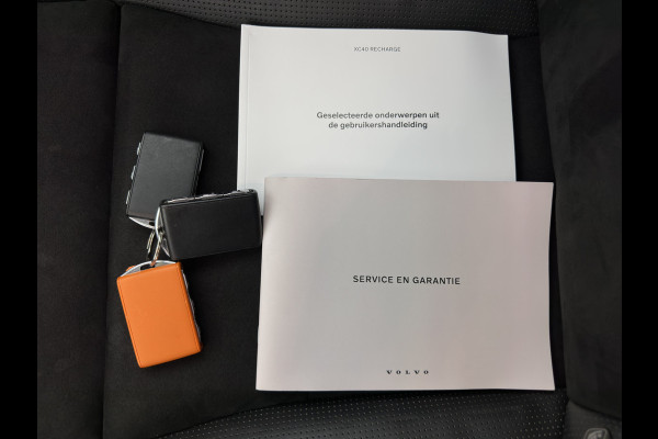 Volvo XC40 Recharge P8 AWD R-Design [ 3-Fase ] {SOH-89%} (INCL-BTW) *PANO | LEATHER-MICROFIBRE | DIGI-COCKPIT | FULL-LED | NAVI-FULLMAP | ECC | CARPLAY | PDC | KEYLESS | HEATED-SPORTSEATS | BLIS | PRIVACY-GLASS | 20"ALU*