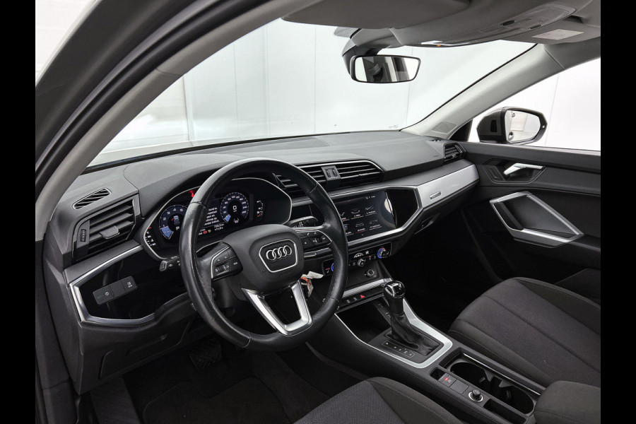 Audi Q3 35 TFSI S-line edition(Goed OnderH, Carplay, Navi, Cruise Con, StoelV, Parkeersensoren, Etc)