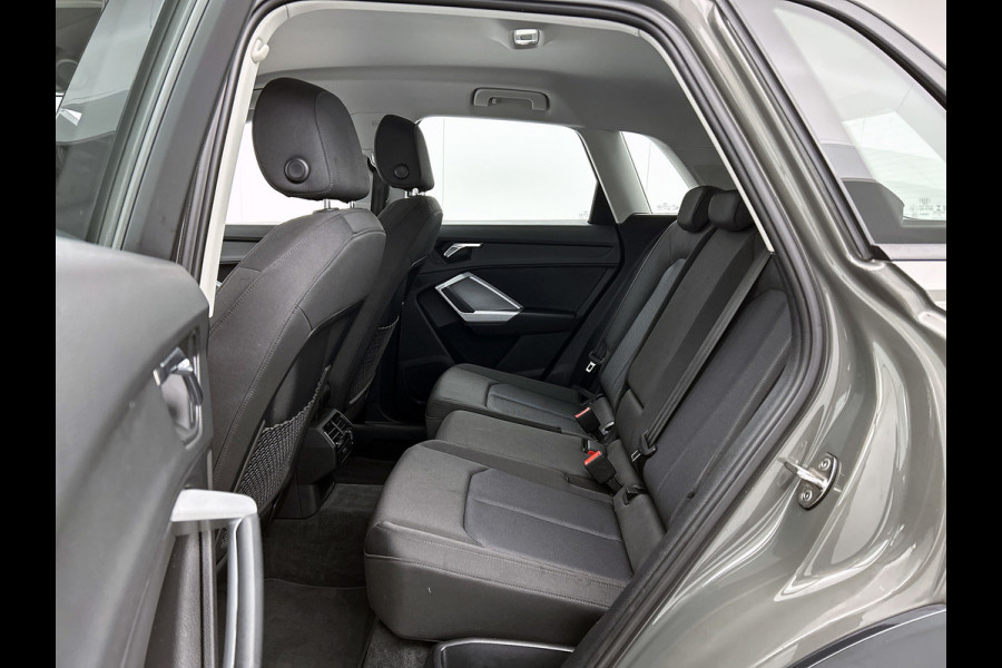 Audi Q3 35 TFSI S-line edition(Goed OnderH, Carplay, Navi, Cruise Con, StoelV, Parkeersensoren, Etc)
