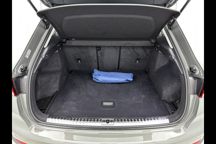 Audi Q3 35 TFSI S-line edition(Goed OnderH, Carplay, Navi, Cruise Con, StoelV, Parkeersensoren, Etc)