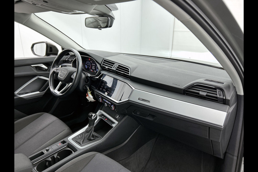 Audi Q3 35 TFSI S-line edition(Goed OnderH, Carplay, Navi, Cruise Con, StoelV, Parkeersensoren, Etc)