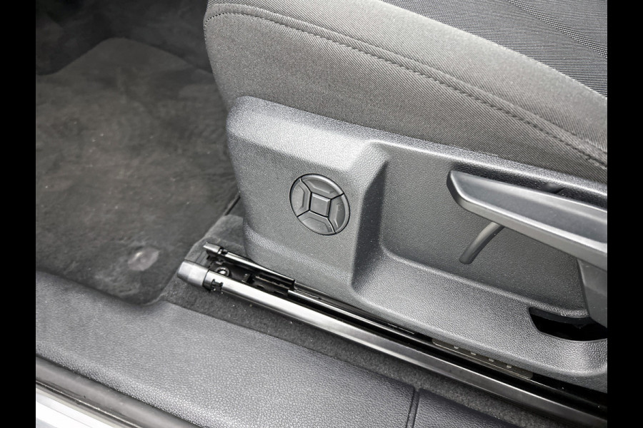 Audi Q3 35 TFSI S-line edition(Goed OnderH, Carplay, Navi, Cruise Con, StoelV, Parkeersensoren, Etc)