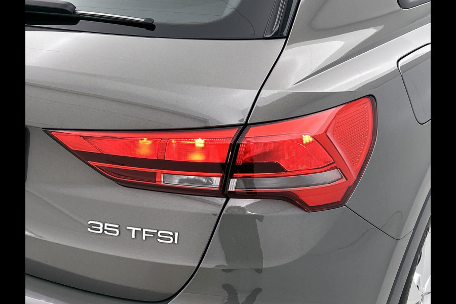 Audi Q3 35 TFSI S-line edition(Goed OnderH, Carplay, Navi, Cruise Con, StoelV, Parkeersensoren, Etc)