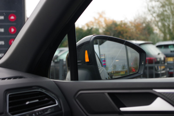 Volkswagen Tiguan 1.4 TSI eHybrid R-Line Business+, Leder, Panoramadak, Camera, Carplay, Head-Up