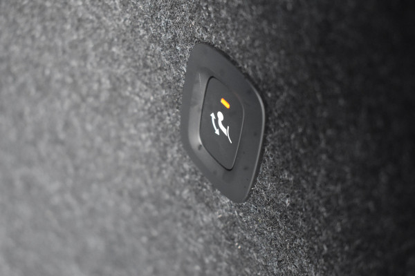 Volvo EX40 Twin Motor Performance 442PK Ultra 82 kWh Trekhaak | 20" LMV | 360 Camera | Panodak | ACC