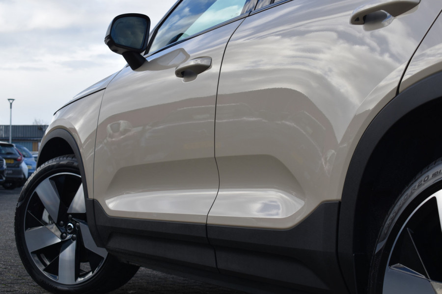 Volvo EX40 Twin Motor Performance 442PK Ultra 82 kWh Trekhaak | 20" LMV | 360 Camera | Panodak | ACC