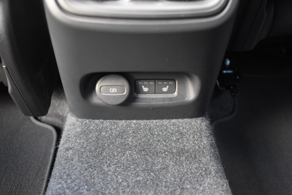 Volvo EX40 Twin Motor Performance 442PK Ultra 82 kWh Trekhaak | 20" LMV | 360 Camera | Panodak | ACC