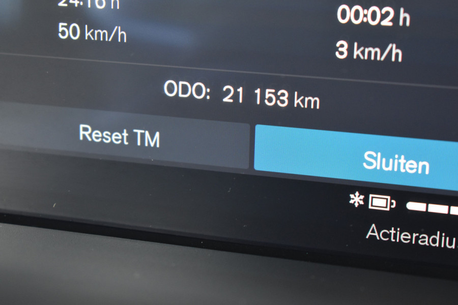 Volvo EX40 Twin Motor Performance 442PK Ultra 82 kWh Trekhaak | 20" LMV | 360 Camera | Panodak | ACC