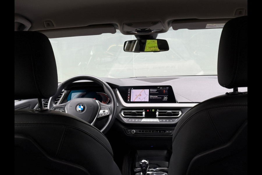 BMW 1-serie 118i Sport Line Sportstoelen|Leder|Stoelverwarming|Dealer Onderhouden