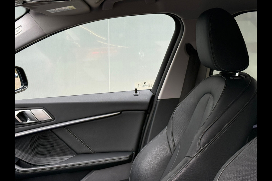 BMW 1-serie 118i Sport Line Sportstoelen|Leder|Stoelverwarming|Dealer Onderhouden