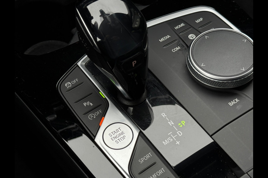 BMW 1-serie 118i Sport Line Sportstoelen|Leder|Stoelverwarming|Dealer Onderhouden