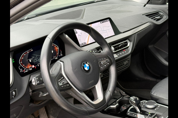 BMW 1-serie 118i Sport Line Sportstoelen|Leder|Stoelverwarming|Dealer Onderhouden