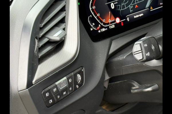 BMW 1-serie 118i Sport Line Sportstoelen|Leder|Stoelverwarming|Dealer Onderhouden