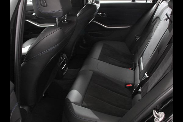 BMW 3 Serie Touring 330e Touring M Sport PHEV Navigatie Climate Control Lichtmetalen velgen LED Virtual Cockpit Parkeersensoren Voor en Achter Achteruitrijcamera Apple carplay/ Andriod auto Stoelverwarming Stuur verwarming Elektrische achterklep