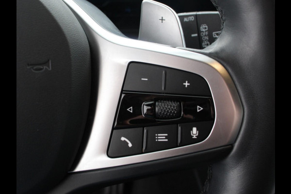 BMW 3 Serie Touring 330e Touring M Sport PHEV Navigatie Climate Control Lichtmetalen velgen LED Virtual Cockpit Parkeersensoren Voor en Achter Achteruitrijcamera Apple carplay/ Andriod auto Stoelverwarming Stuur verwarming Elektrische achterklep