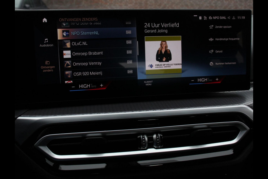 BMW 3 Serie Touring 330e Touring M Sport PHEV Navigatie Climate Control Lichtmetalen velgen LED Virtual Cockpit Parkeersensoren Voor en Achter Achteruitrijcamera Apple carplay/ Andriod auto Stoelverwarming Stuur verwarming Elektrische achterklep