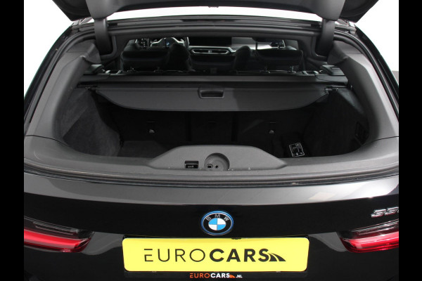 BMW 3 Serie Touring 330e Touring M Sport PHEV Navigatie Climate Control Lichtmetalen velgen LED Virtual Cockpit Parkeersensoren Voor en Achter Achteruitrijcamera Apple carplay/ Andriod auto Stoelverwarming Stuur verwarming Elektrische achterklep