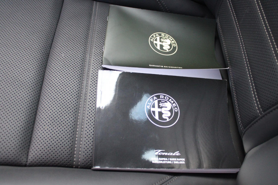 Alfa Romeo Tonale 1.5T 160PK Hybrid VELOCE | PREMIUM PACK: LEDEREN BEKLEDING/GEVENTILEERDE VOORSTOELEN/4-VOUDIG ELEKTRISCH VERSTELBARE LENDESTEUN VOORSTOELEN/HOOGGLANS ZWARTE RAAMOMLIJSTING/AMBIENT LIGHTING | TECHNOLOGY PACK: PARKEERWAARSCHUWING VOOR EN ACHTER/360° CAMERA/AUTOMATISCH INPARKEREN/ AUTONOMOUS DRIVING LEVEL 2: ADAPTIVE CRUISE CONTROL/LANE CENTERING ASSIST/TRAFFIC JAM ASSIST DODEHOEK DETECTIE AUTOMATISCH DIMMENDE BUITENSPIEGELS ELEKTRISCH BEDIENBARE ACHTERKLEP | WINTERPACK: STOELVERWARMING VOOR/STUURVERWARMING/VERWARMBARE RUITENSPROEIERS | 19" LICHTMETALEN VELGEN  | DRAADLOZ