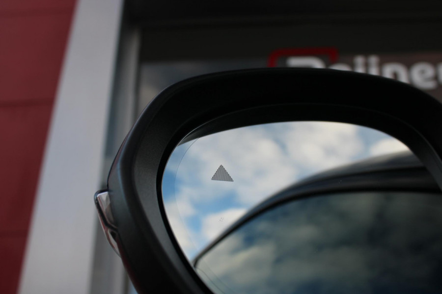 Alfa Romeo Tonale 1.5T 160PK Hybrid VELOCE | PREMIUM PACK: LEDEREN BEKLEDING/GEVENTILEERDE VOORSTOELEN/4-VOUDIG ELEKTRISCH VERSTELBARE LENDESTEUN VOORSTOELEN/HOOGGLANS ZWARTE RAAMOMLIJSTING/AMBIENT LIGHTING | TECHNOLOGY PACK: PARKEERWAARSCHUWING VOOR EN ACHTER/360° CAMERA/AUTOMATISCH INPARKEREN/ AUTONOMOUS DRIVING LEVEL 2: ADAPTIVE CRUISE CONTROL/LANE CENTERING ASSIST/TRAFFIC JAM ASSIST DODEHOEK DETECTIE AUTOMATISCH DIMMENDE BUITENSPIEGELS ELEKTRISCH BEDIENBARE ACHTERKLEP | WINTERPACK: STOELVERWARMING VOOR/STUURVERWARMING/VERWARMBARE RUITENSPROEIERS | 19" LICHTMETALEN VELGEN  | DRAADLOZ