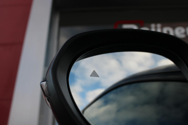 Alfa Romeo Tonale 1.5T 160PK Hybrid VELOCE | PREMIUM PACK: LEDEREN BEKLEDING/GEVENTILEERDE VOORSTOELEN/4-VOUDIG ELEKTRISCH VERSTELBARE LENDESTEUN VOORSTOELEN/HOOGGLANS ZWARTE RAAMOMLIJSTING/AMBIENT LIGHTING | TECHNOLOGY PACK: PARKEERWAARSCHUWING VOOR EN ACHTER/360° CAMERA/AUTOMATISCH INPARKEREN/ AUTONOMOUS DRIVING LEVEL 2: ADAPTIVE CRUISE CONTROL/LANE CENTERING ASSIST/TRAFFIC JAM ASSIST DODEHOEK DETECTIE AUTOMATISCH DIMMENDE BUITENSPIEGELS ELEKTRISCH BEDIENBARE ACHTERKLEP | WINTERPACK: STOELVERWARMING VOOR/STUURVERWARMING/VERWARMBARE RUITENSPROEIERS | 19" LICHTMETALEN VELGEN  | DRAADLOZ