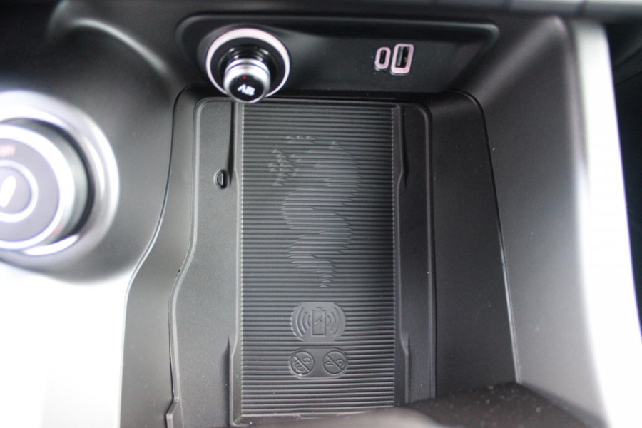 Alfa Romeo Tonale 1.5T 160PK Hybrid VELOCE | PREMIUM PACK: LEDEREN BEKLEDING/GEVENTILEERDE VOORSTOELEN/4-VOUDIG ELEKTRISCH VERSTELBARE LENDESTEUN VOORSTOELEN/HOOGGLANS ZWARTE RAAMOMLIJSTING/AMBIENT LIGHTING | TECHNOLOGY PACK: PARKEERWAARSCHUWING VOOR EN ACHTER/360° CAMERA/AUTOMATISCH INPARKEREN/ AUTONOMOUS DRIVING LEVEL 2: ADAPTIVE CRUISE CONTROL/LANE CENTERING ASSIST/TRAFFIC JAM ASSIST DODEHOEK DETECTIE AUTOMATISCH DIMMENDE BUITENSPIEGELS ELEKTRISCH BEDIENBARE ACHTERKLEP | WINTERPACK: STOELVERWARMING VOOR/STUURVERWARMING/VERWARMBARE RUITENSPROEIERS | 19" LICHTMETALEN VELGEN  | DRAADLOZ