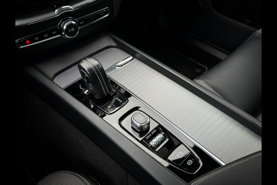 Volvo XC60 2.0 T8 Twin Engine AWD R-Design Panorama|Trekhaak