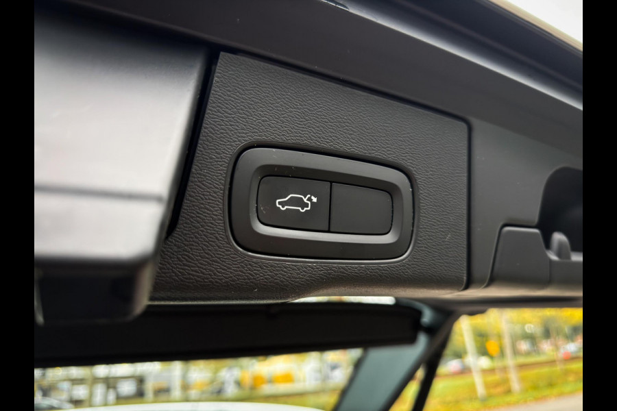 Volvo XC60 2.0 T8 Twin Engine AWD R-Design Panorama|Trekhaak