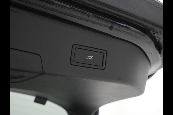 Volkswagen ID.5 Pro Business 77 kWh 286pk Navigatie Camera Clima Acc Stoel/Stuurverwarming 113