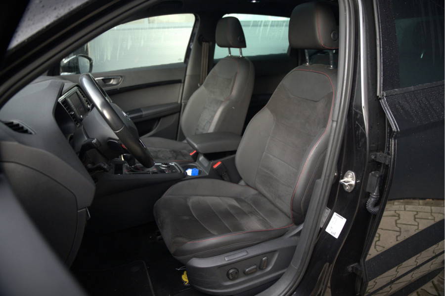 Seat Ateca 2.0 EcoTSI FR 4DRIVE | Panoramadak | Stoelverwarming | Keyless | 360 Camera | Standkachel | Navigatie | Apple Carplay | Trekhaak | Elektrische Stoel | Adaptive Cruise Control | Seat Sound | Adaptief Onderstel | D