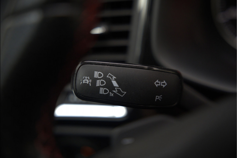 Seat Ateca 2.0 EcoTSI FR 4DRIVE | Panoramadak | Stoelverwarming | Keyless | 360 Camera | Standkachel | Navigatie | Apple Carplay | Trekhaak | Elektrische Stoel | Adaptive Cruise Control | Seat Sound | Adaptief Onderstel | D