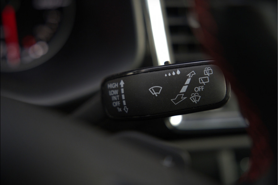 Seat Ateca 2.0 EcoTSI FR 4DRIVE | Panoramadak | Stoelverwarming | Keyless | 360 Camera | Standkachel | Navigatie | Apple Carplay | Trekhaak | Elektrische Stoel | Adaptive Cruise Control | Seat Sound | Adaptief Onderstel | D
