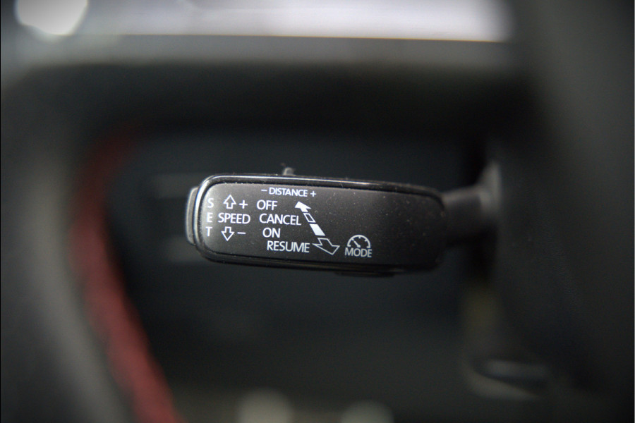 Seat Ateca 2.0 EcoTSI FR 4DRIVE | Panoramadak | Stoelverwarming | Keyless | 360 Camera | Standkachel | Navigatie | Apple Carplay | Trekhaak | Elektrische Stoel | Adaptive Cruise Control | Seat Sound | Adaptief Onderstel | D