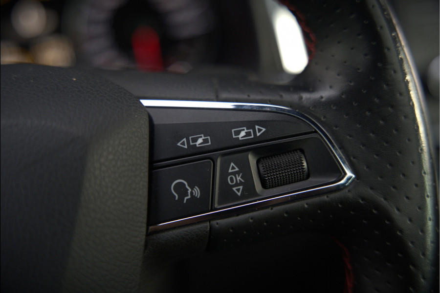 Seat Ateca 2.0 EcoTSI FR 4DRIVE | Panoramadak | Stoelverwarming | Keyless | 360 Camera | Standkachel | Navigatie | Apple Carplay | Trekhaak | Elektrische Stoel | Adaptive Cruise Control | Seat Sound | Adaptief Onderstel | D